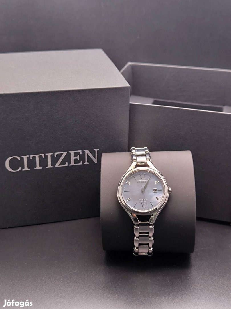 Újszerű állapotú, eredeti Citizen  Titanium Eco-drive EW2560-86X 