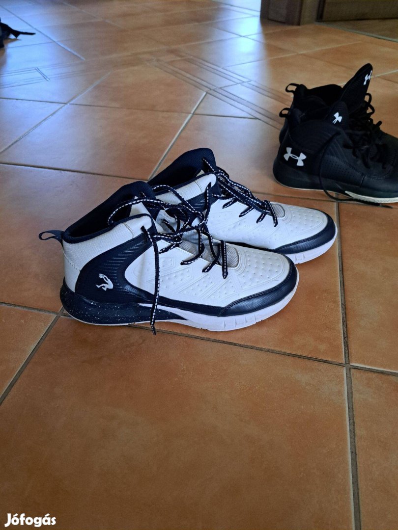 Újszerű állapotú kosárlabdacipő ccc s 41 es méretű