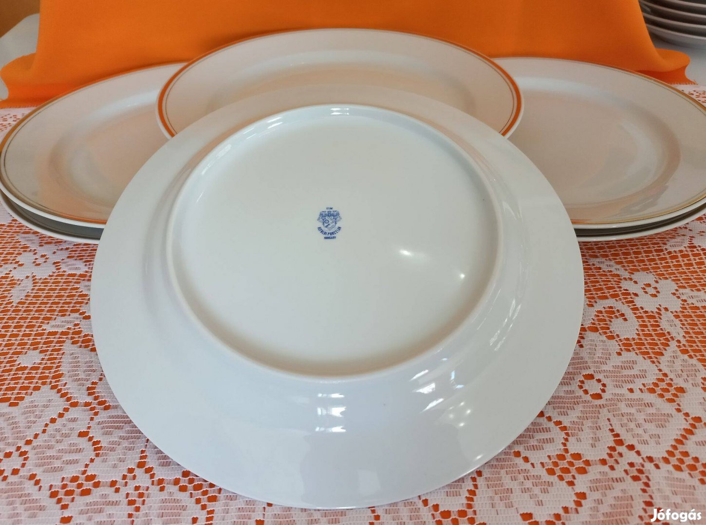 Újszerű arany szegélyes Alföldi porcelán lapos tányérok 600 Ft/db
