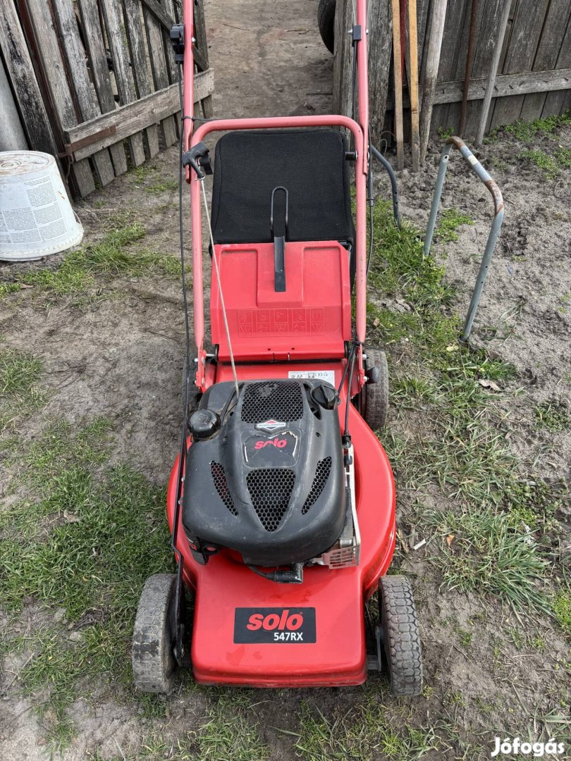 Újszerű briggs motoros önjáró fűnyíró solo