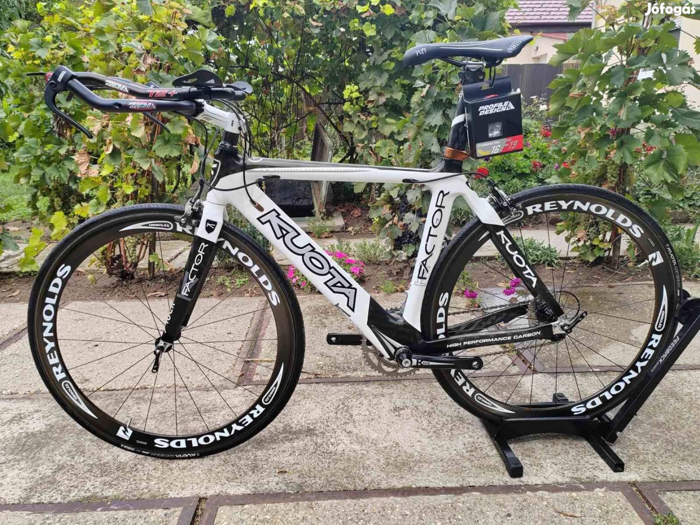 Újszerű carbon Kuota K-Factor országúti triatlon időfutam TT kerékpár