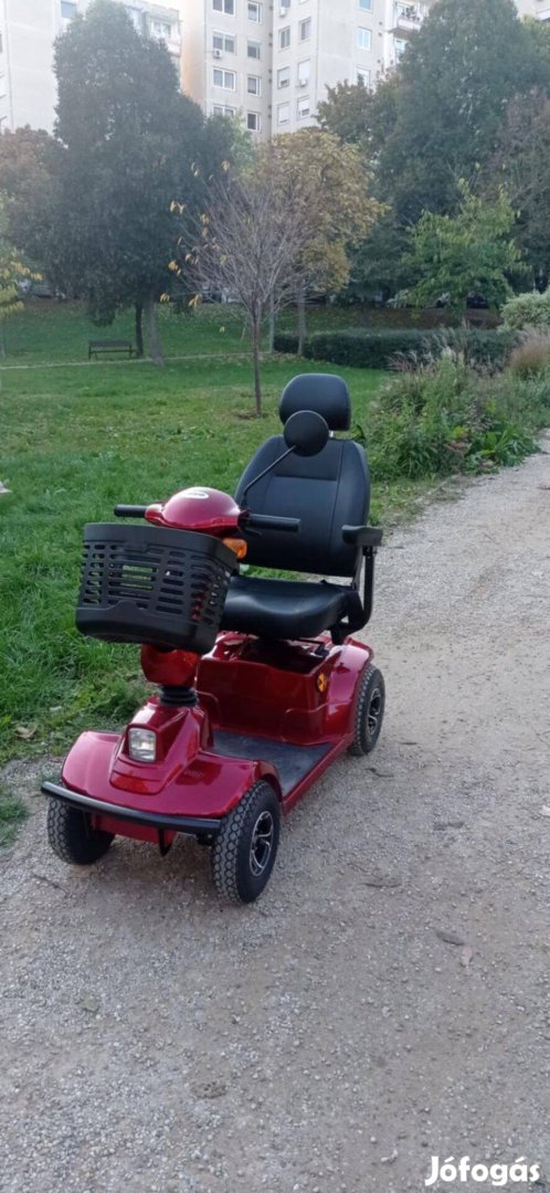 Újszerű elektromos moped