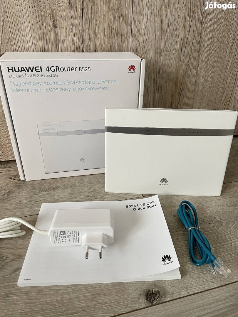 Újszerű független Huawei B525 4G LTE Sim kártyás wifi router.