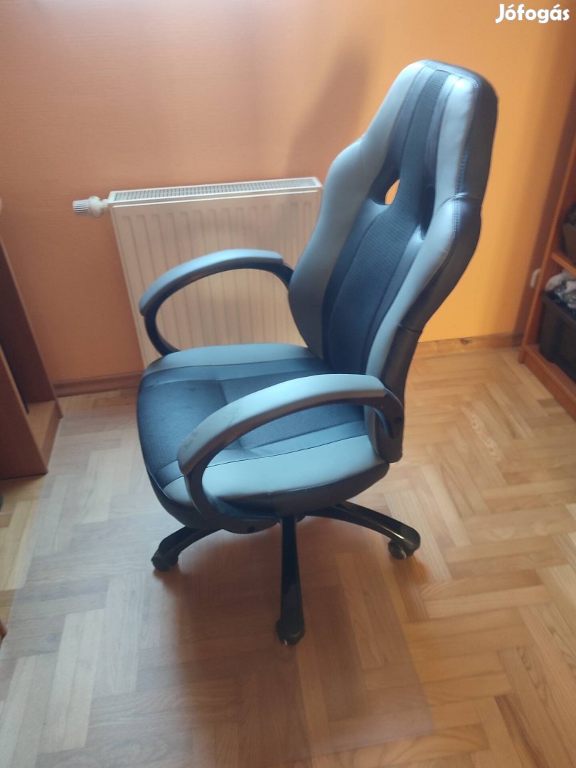 Újszerű gamer forgószék eladó