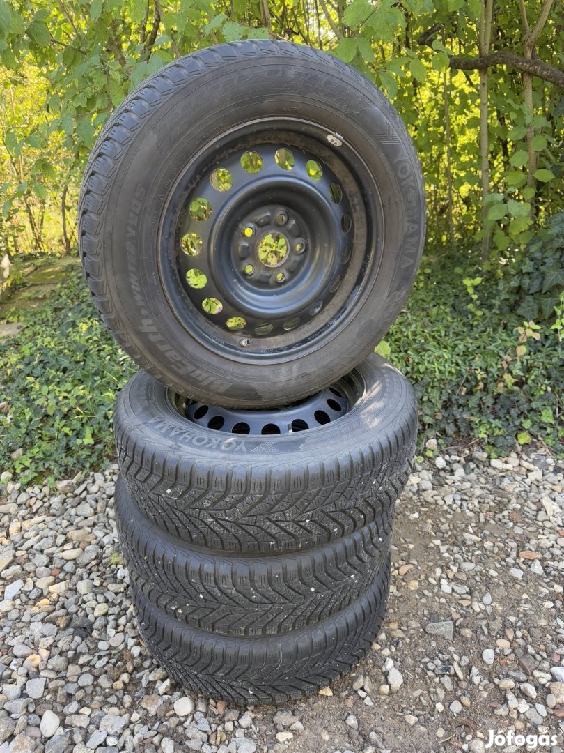 Újszerű gyár Suzuki Vitara Scross teli gumi 215/60r16 Tpms