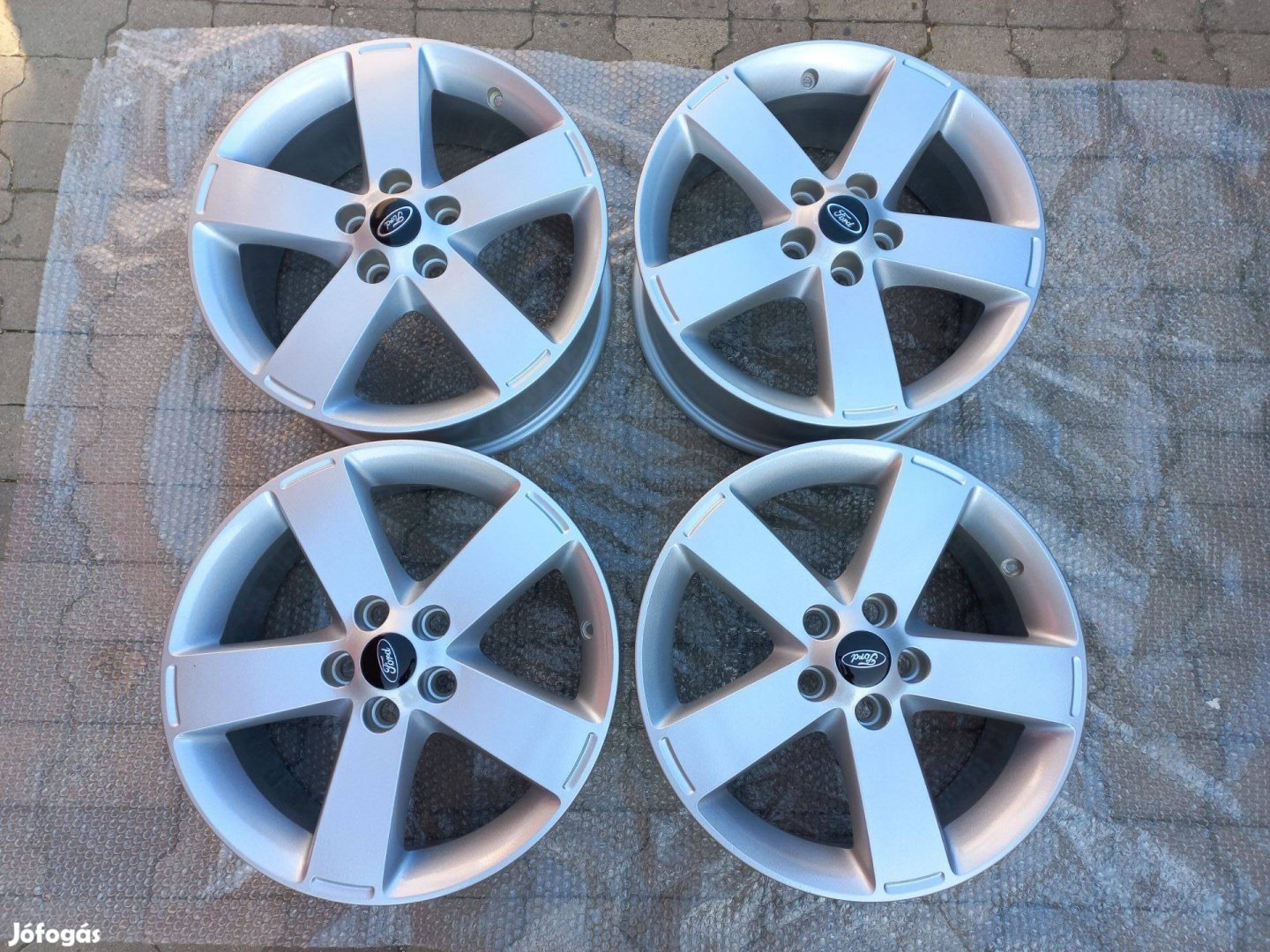 Újszerű gyári Ford 5X108 17 colos alufelnik!