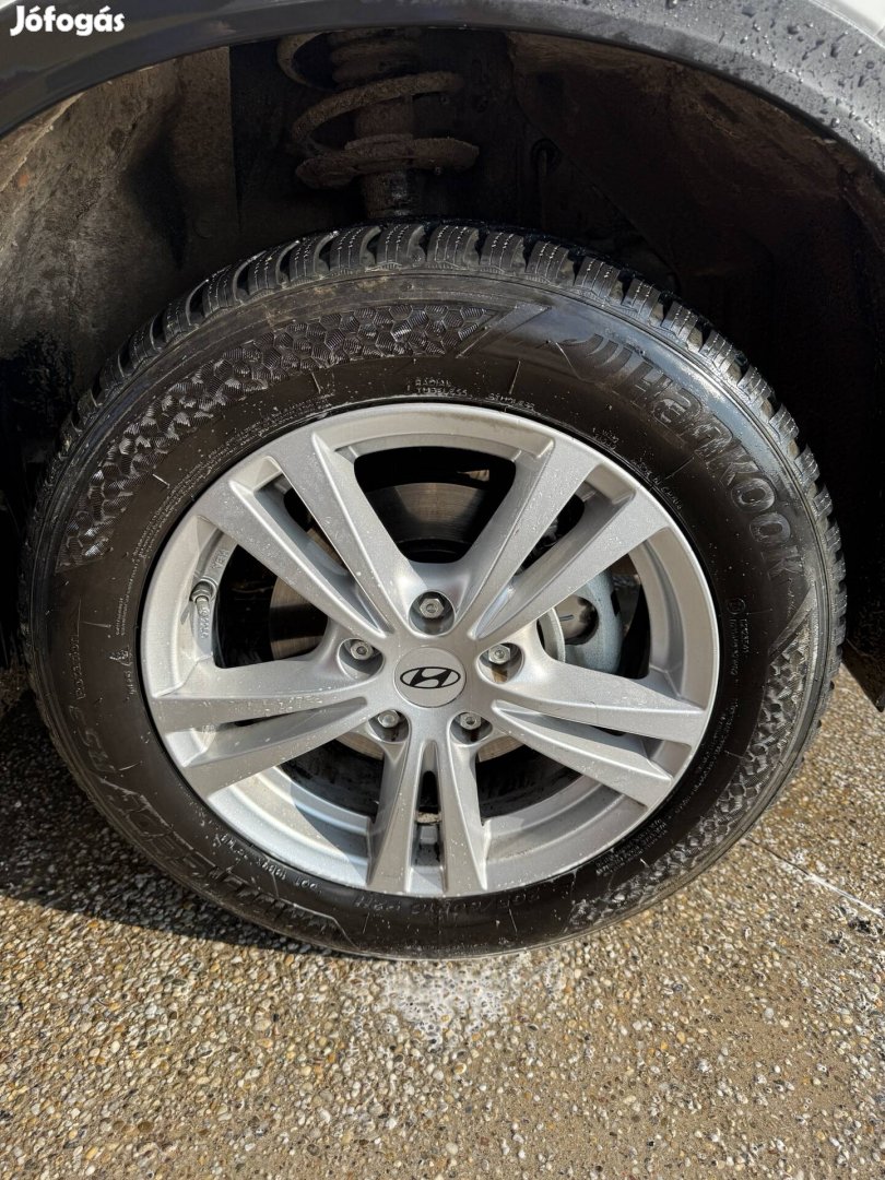 Újszerű gyári Hyundai 205/60r16 alufelni Tpms 