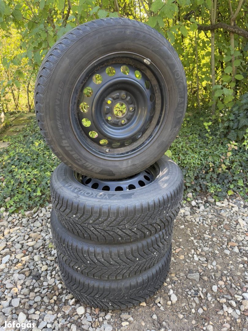 Újszerű gyári Suzuki Vitara Scross 215/60r16 téli gumi garnitúra