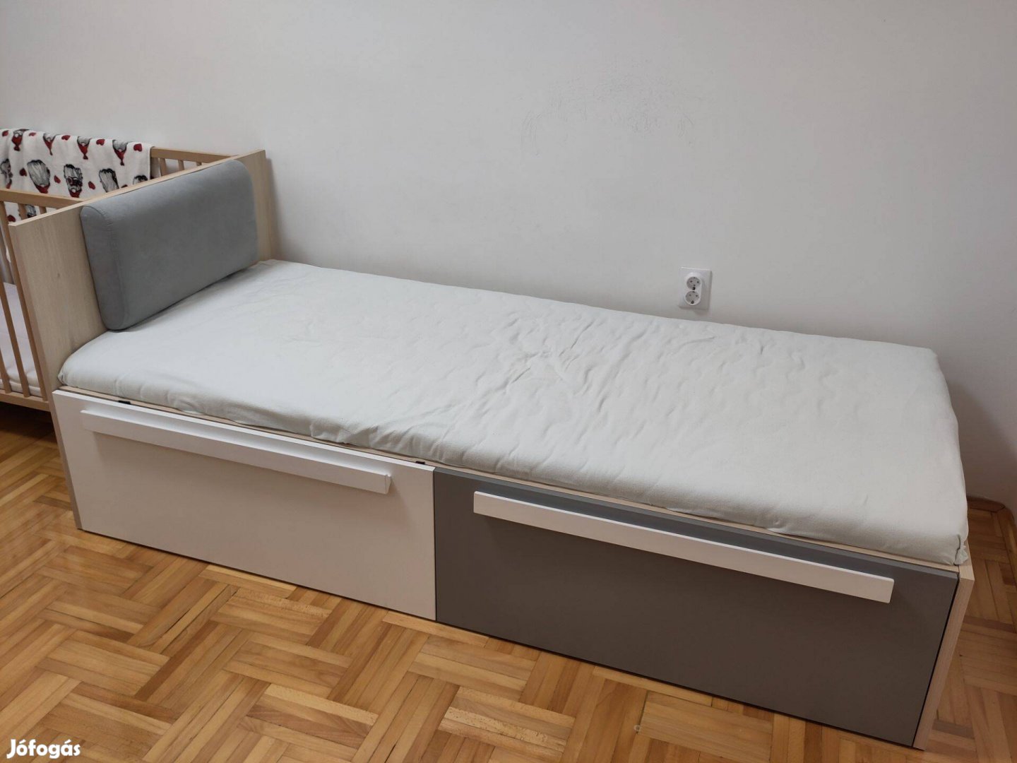 Újszerű ifjúsági ágy matraccal, tárolóhellyel, 90*200 cm