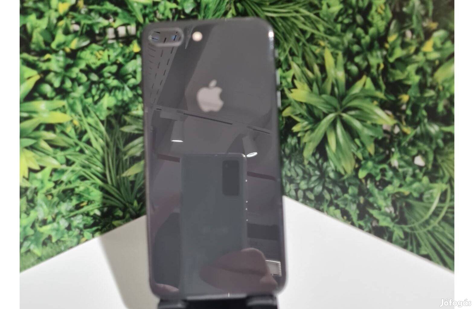 Újszerű iphone 8 Plus 64gb, kártyafüggetlen, 1 év jótállással