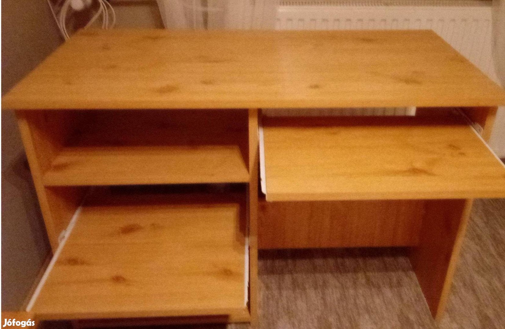 Újszerű íróasztal számítógépasztal 2cm-es bútorlap