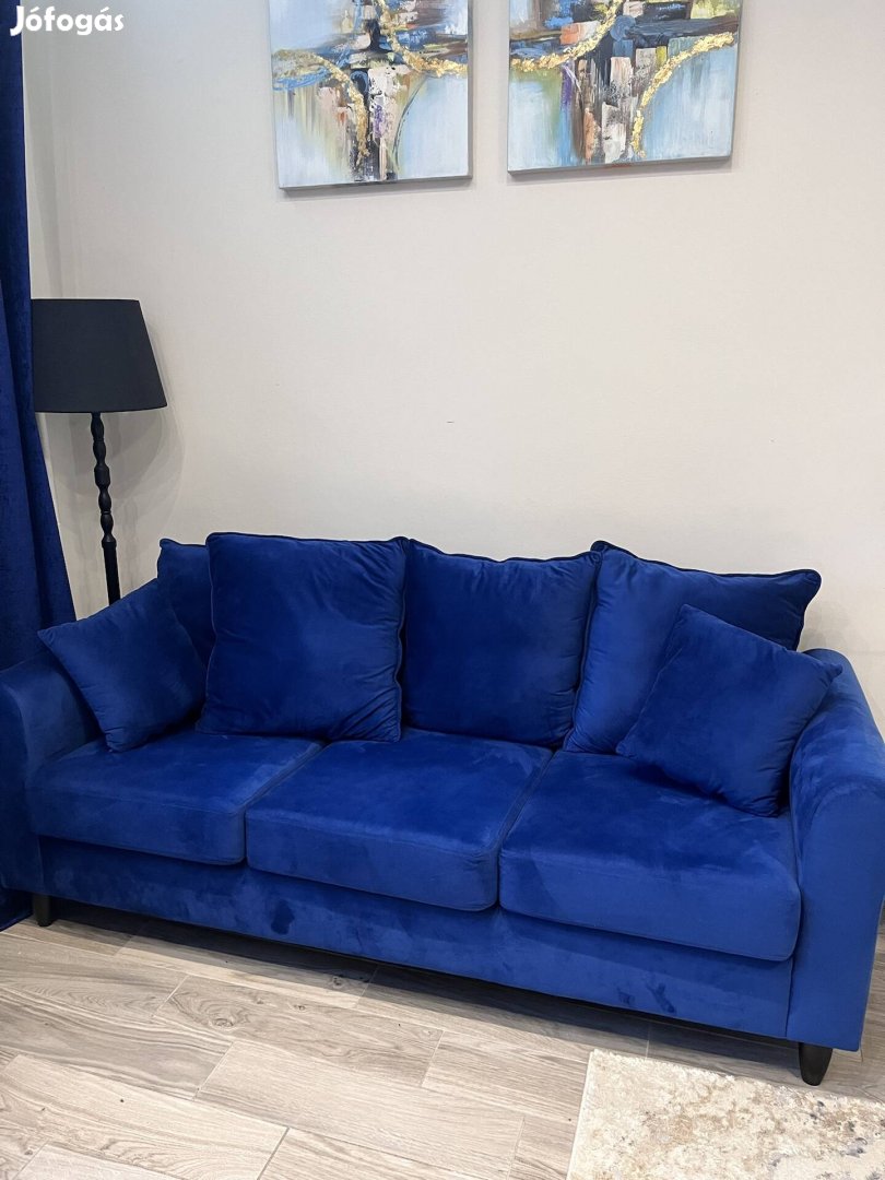 Újszerű kanapé