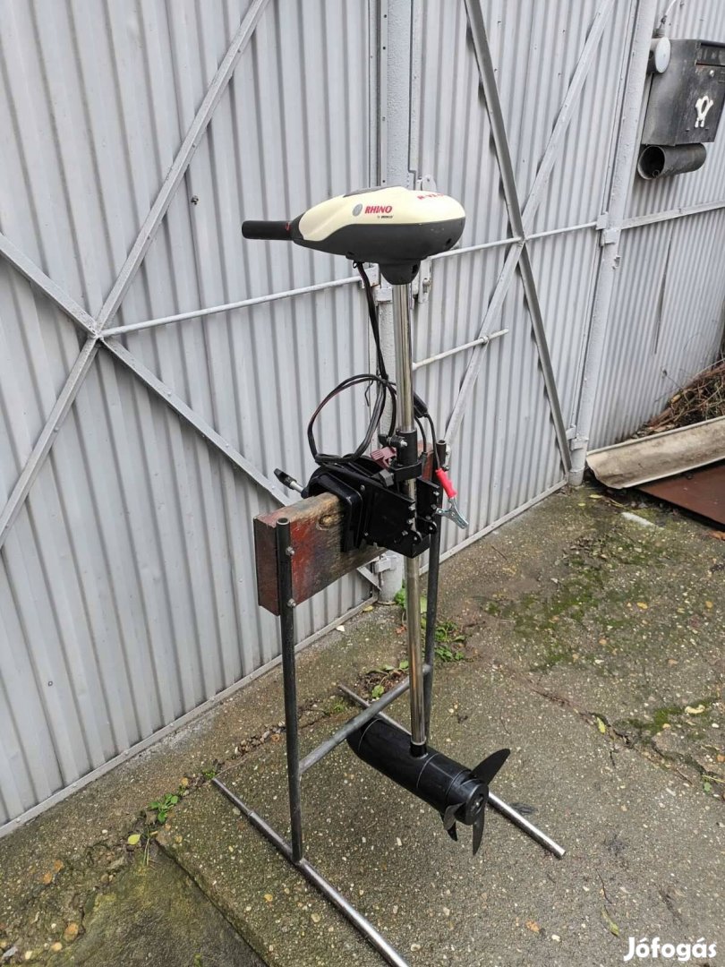 Újszerű keveset használt elektromos csónakmotot eladó.