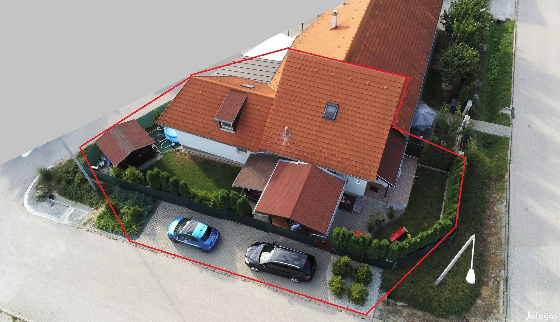 Újszerű kis családi ház eladó Sopronban!