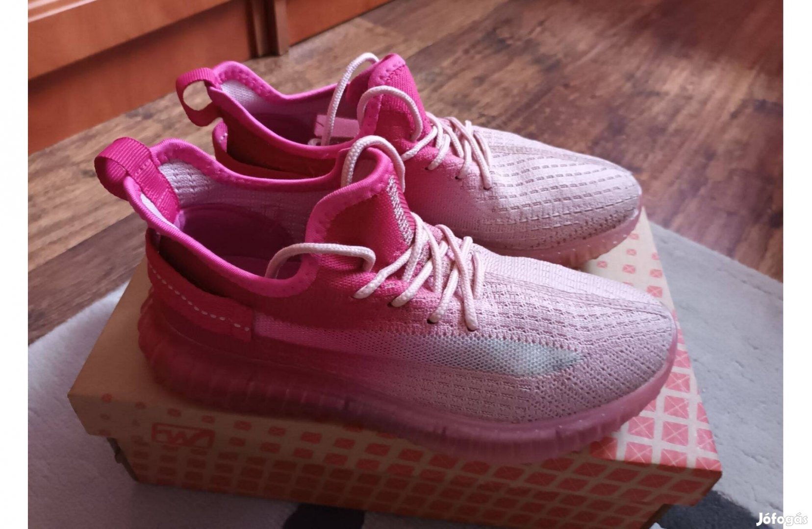 Újszerű kislány cipő 37 méret dobozában rózsapink 3700 Ft