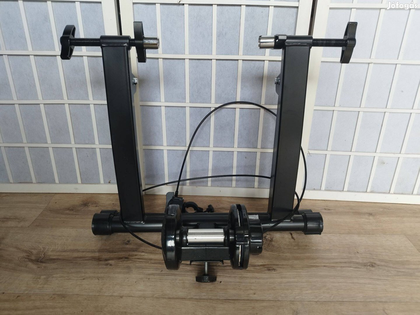 Újszerű mágneses ellenállású kerékpárgörgő