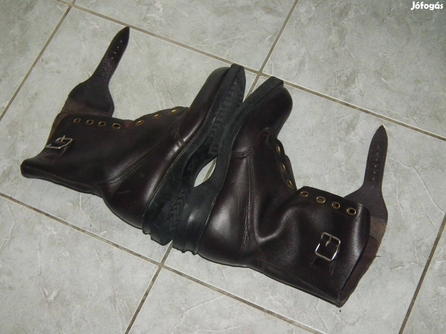 Újszerű magyar barna surranó katonai bakancs nr.7 40-es