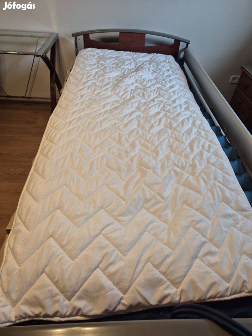 Újszerű matracvédő, fertőtlenítve