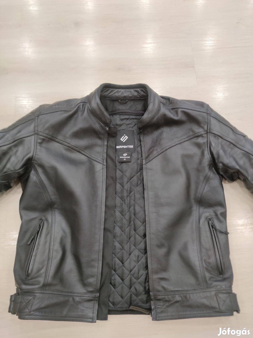 Újszerű motoros bőrkabát