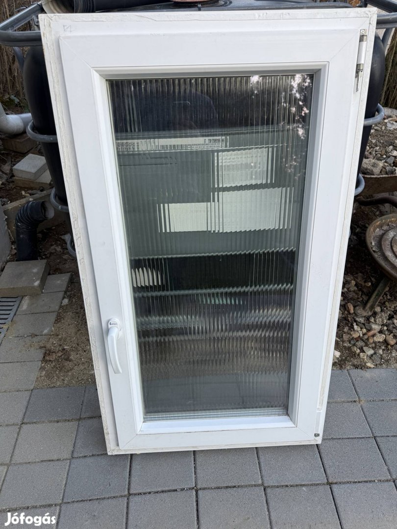 Újszerű műanyag ablak 70x120cm