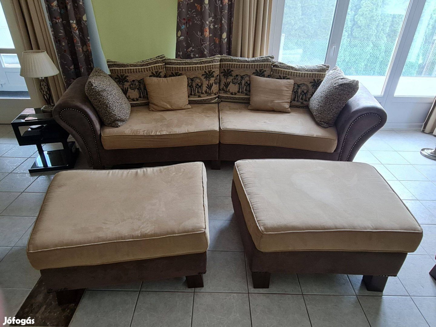 Újszerű nagyméretű kanapé áron alul eladó!