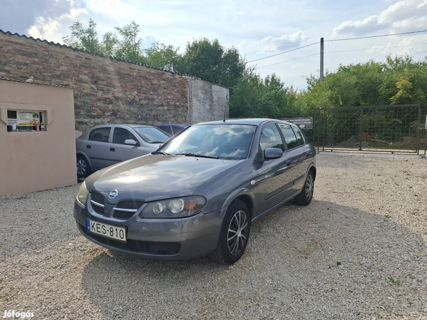Újszerű nissan Almera 222000km!