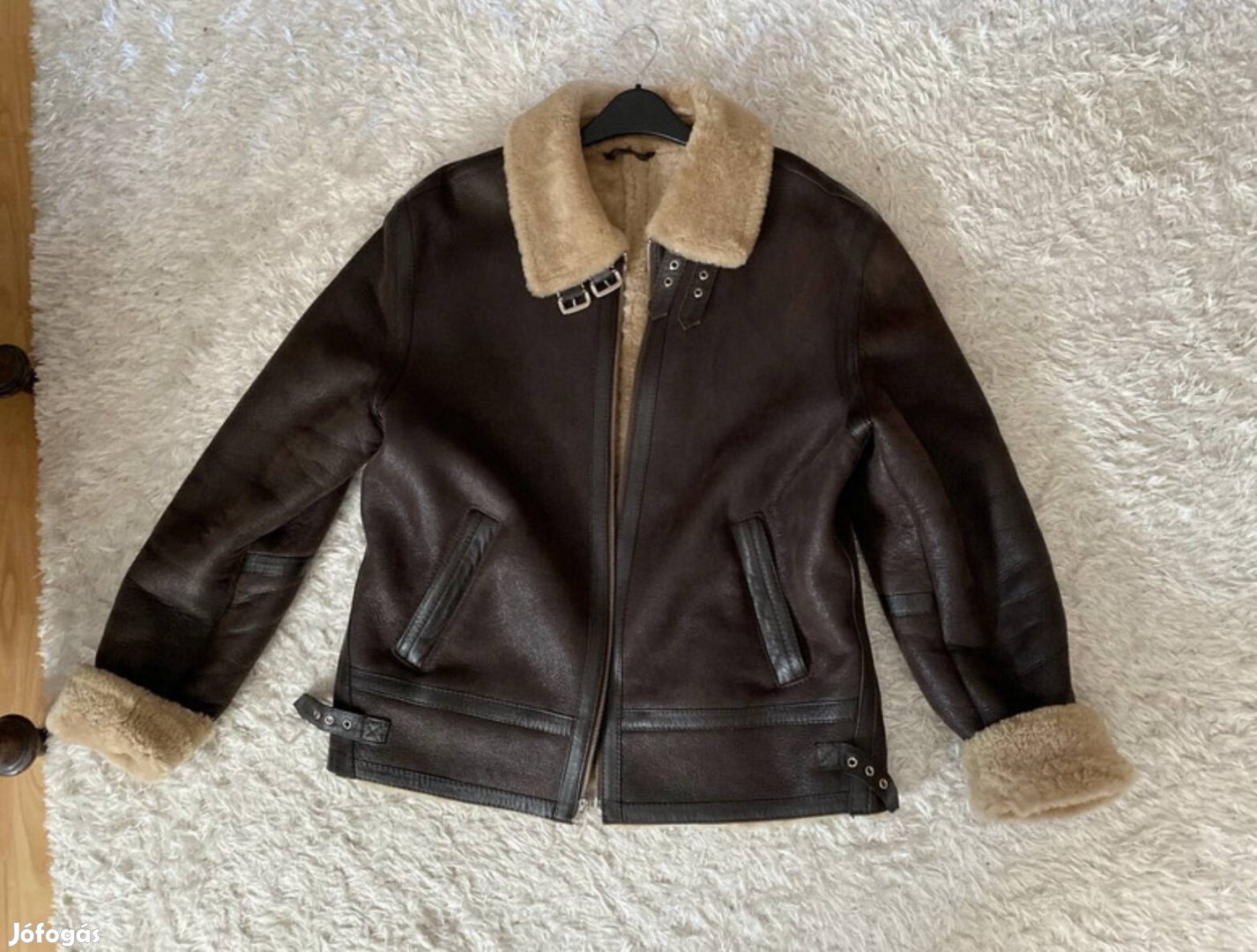 Újszerű női bőrkabát