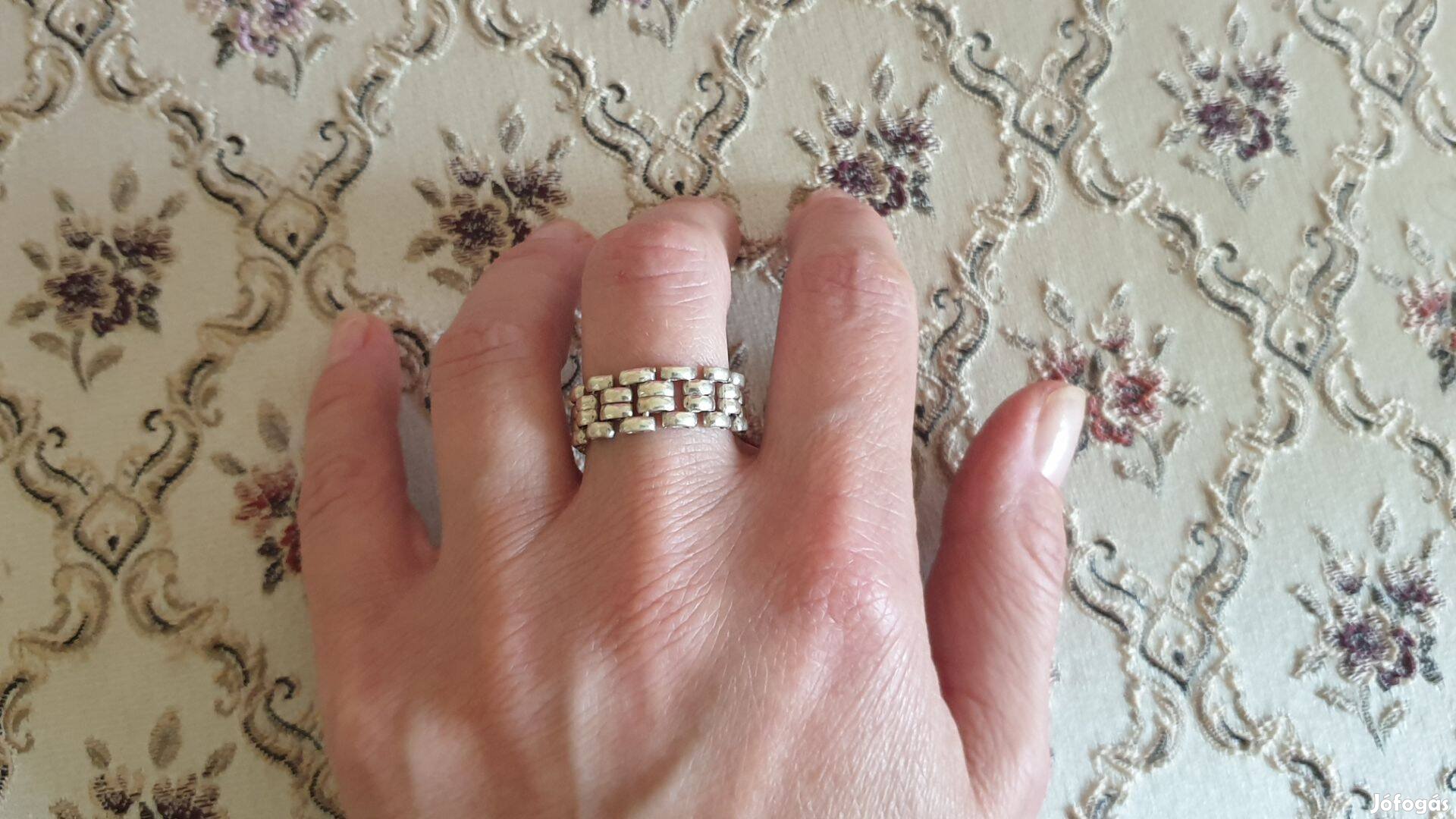 Újszerű női ezüst gyűrű 56