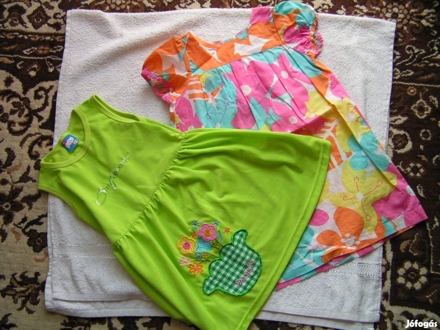 Újszerű nyári és hímzett ruha csomag 3-4 éves kislányra, 104 -es méret