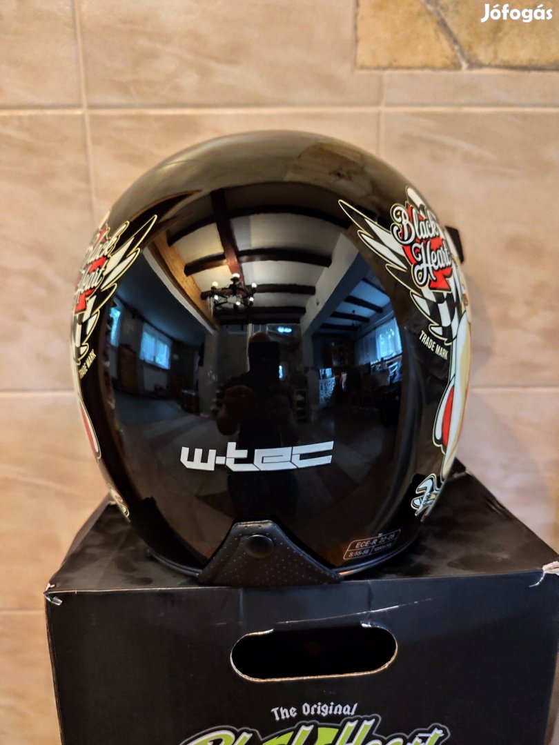 Újszerű nyitott W-Tec bukósisak igényes