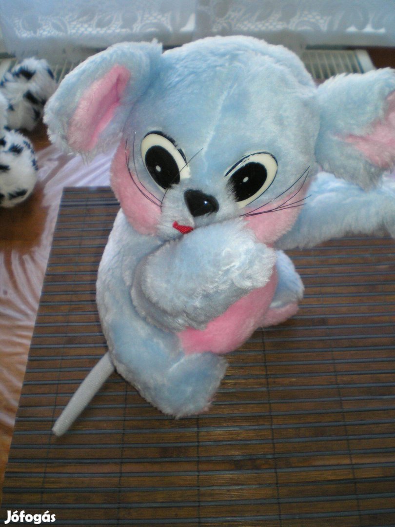 Újszerű plüss figura nagyobb méretben egér bújós, ölelő