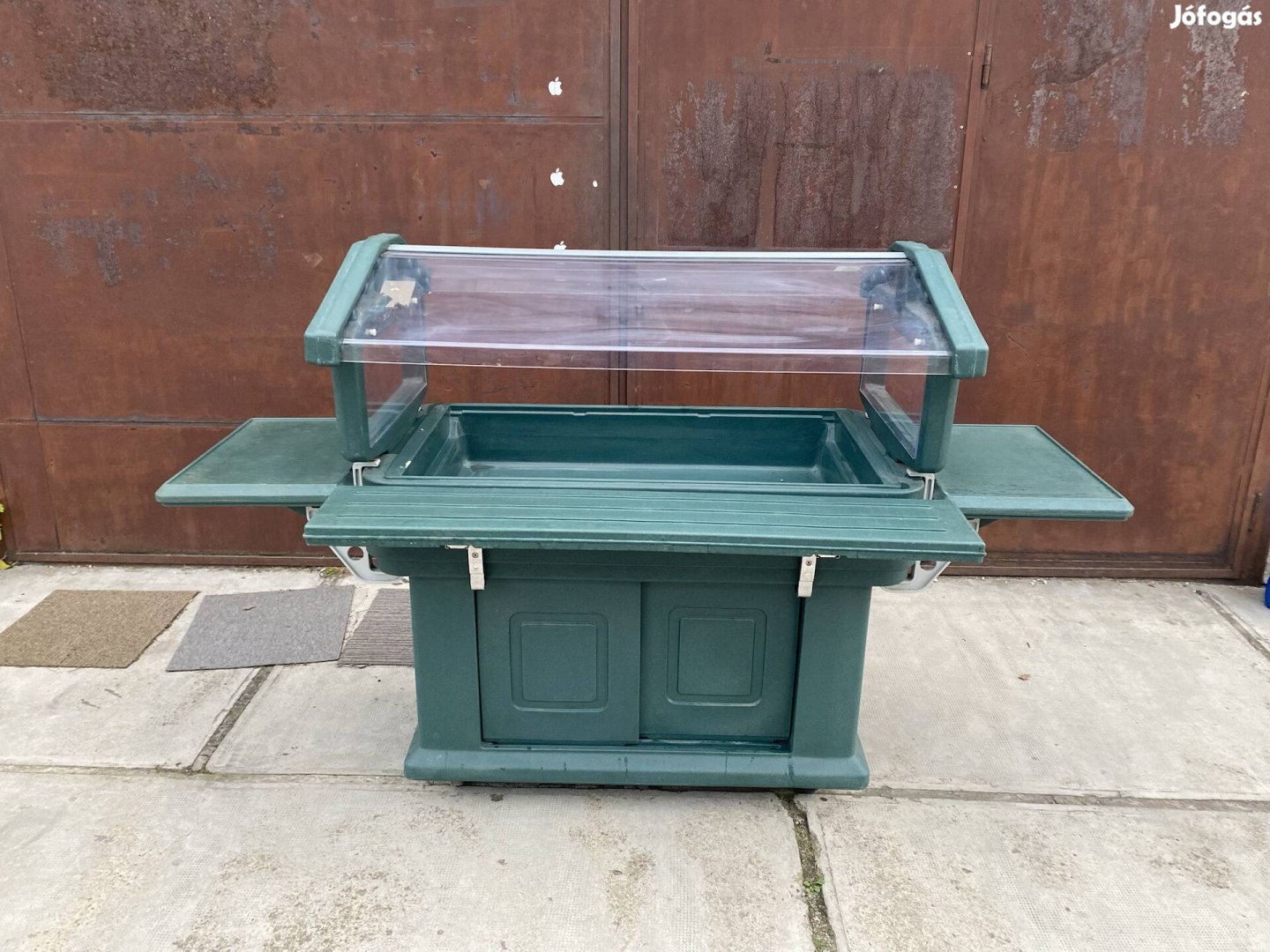 Újszerű saláta bár , büfé kocsi