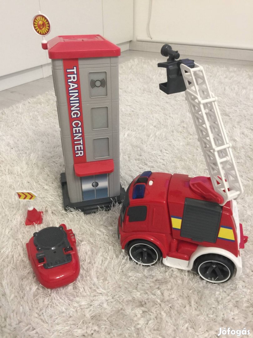 Újszerű távirányítós tűzoltóautó eladó