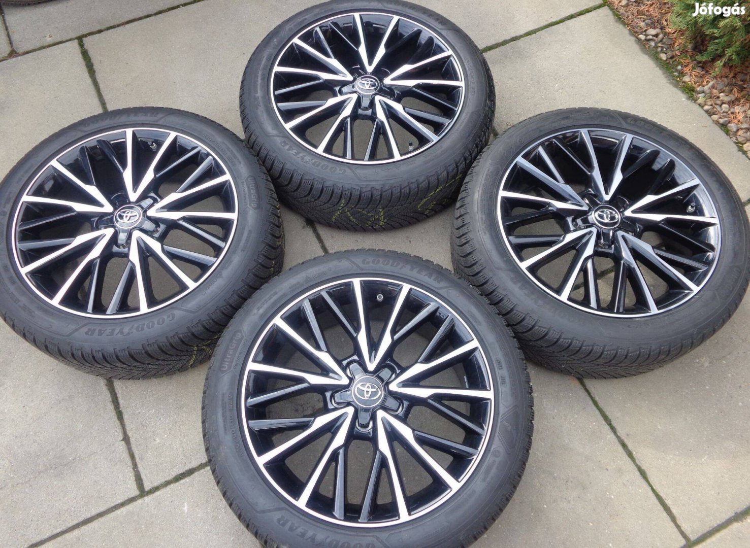 Újszeru téli Toyota Yaris Cross téli garnitúra Tpms
