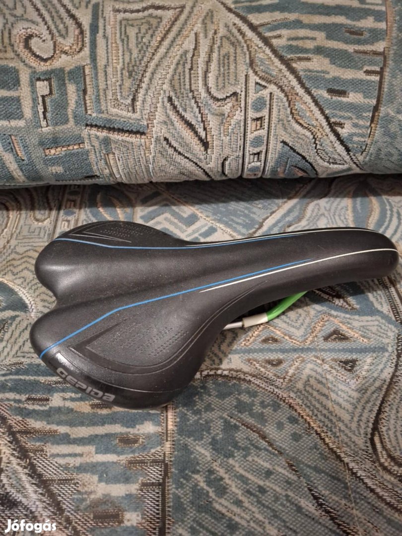 Újszerű trekking Gepida nyereg