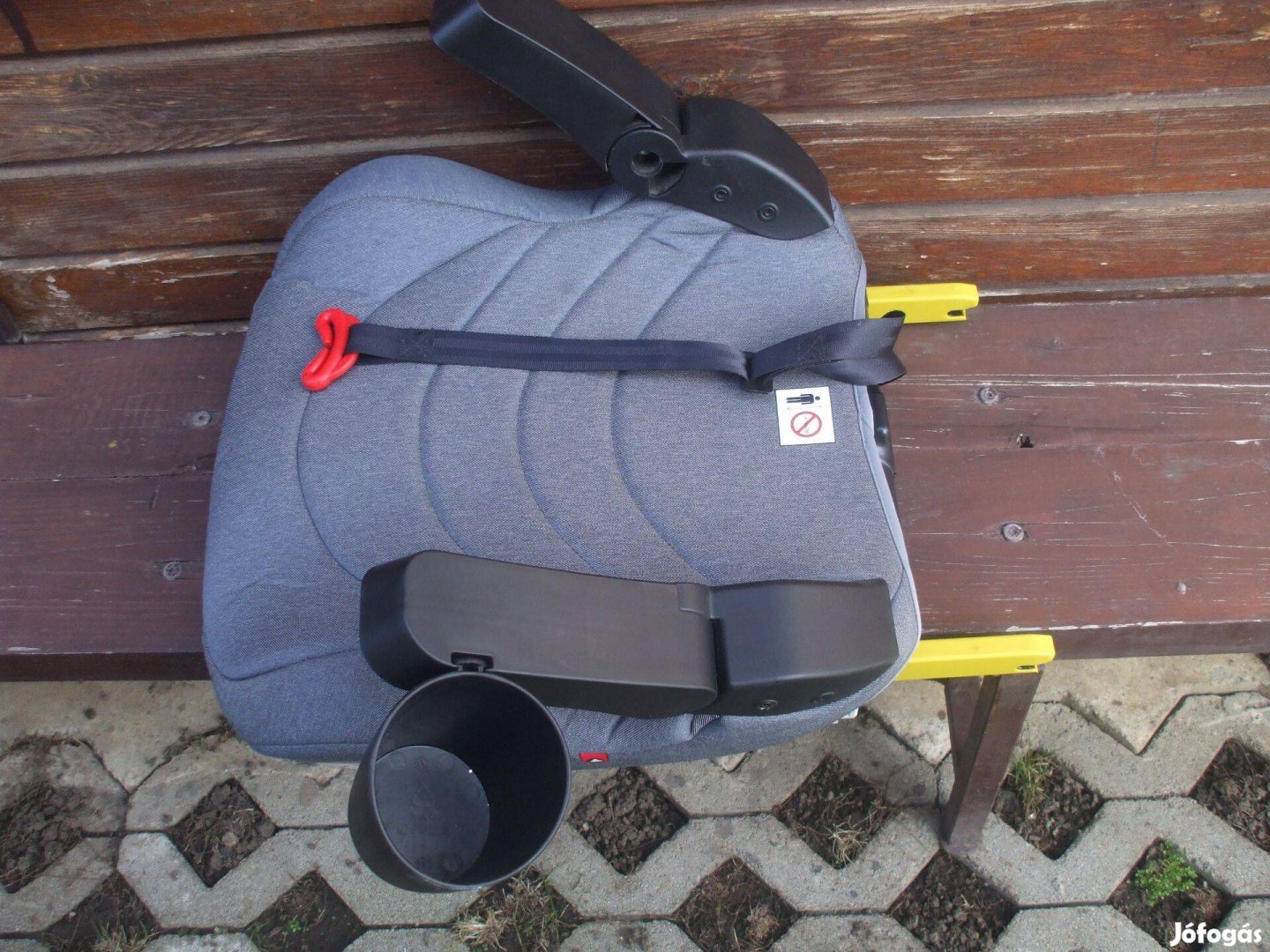 Ülésmagasító gyerekeknek