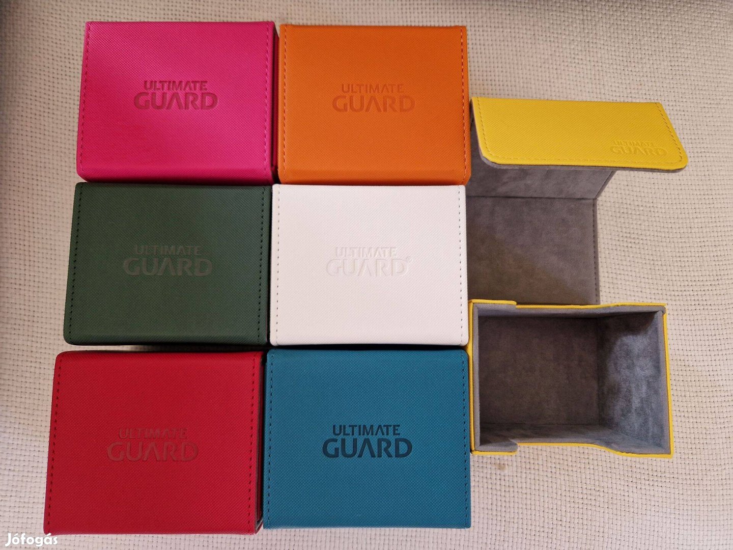 Ultimate Guard Sidewinder 100+ méretű kártyatartó doboz