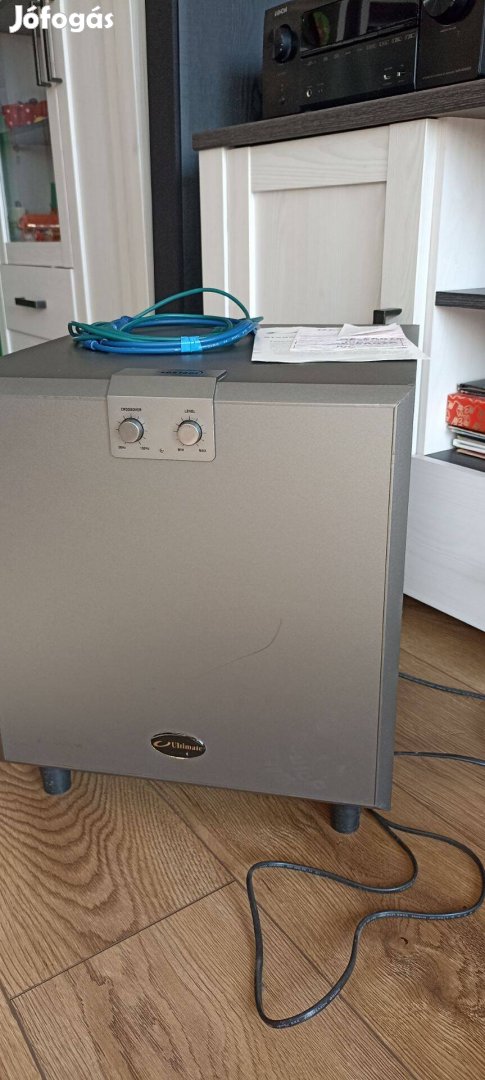 Ultimate Soundsatge 100. 1 aktív mélyláda