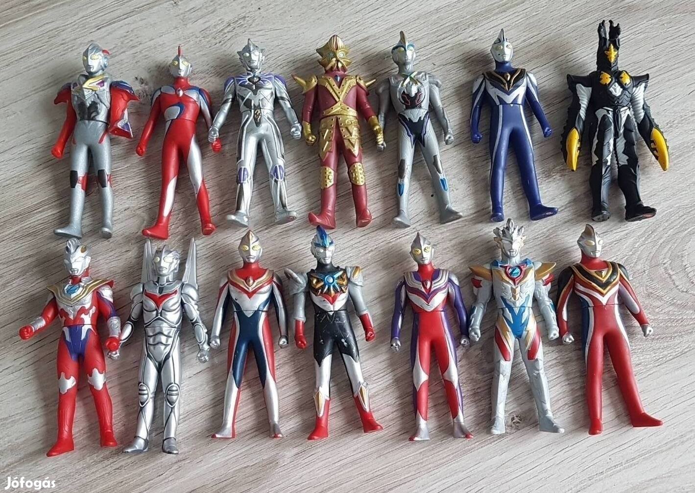 Ultraman figurák, galaktikus katonák