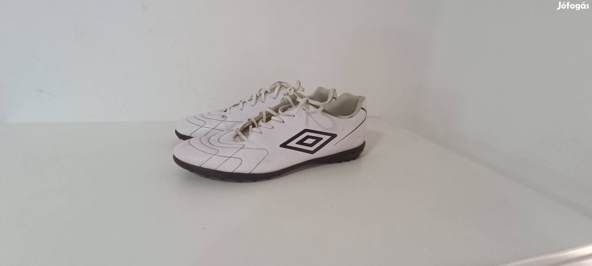 Umbro műfüves foci cipő eur44 méret 