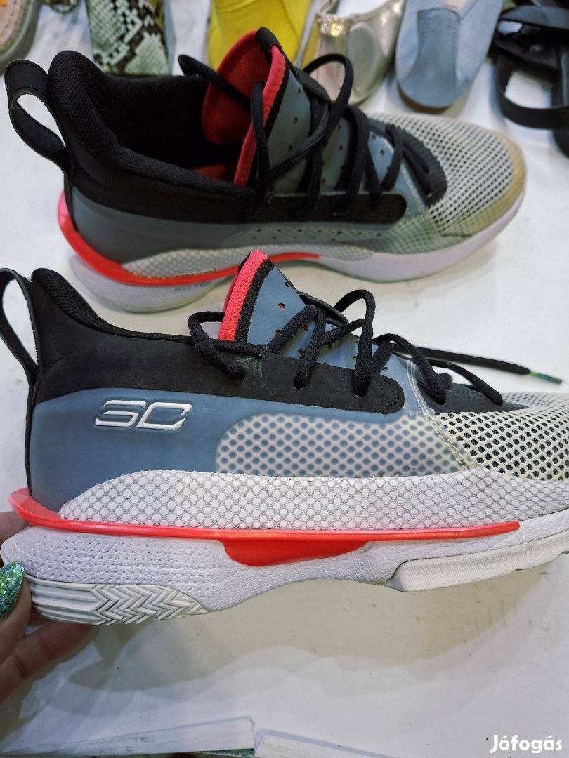 Under Armour 38-as női sportcipo
