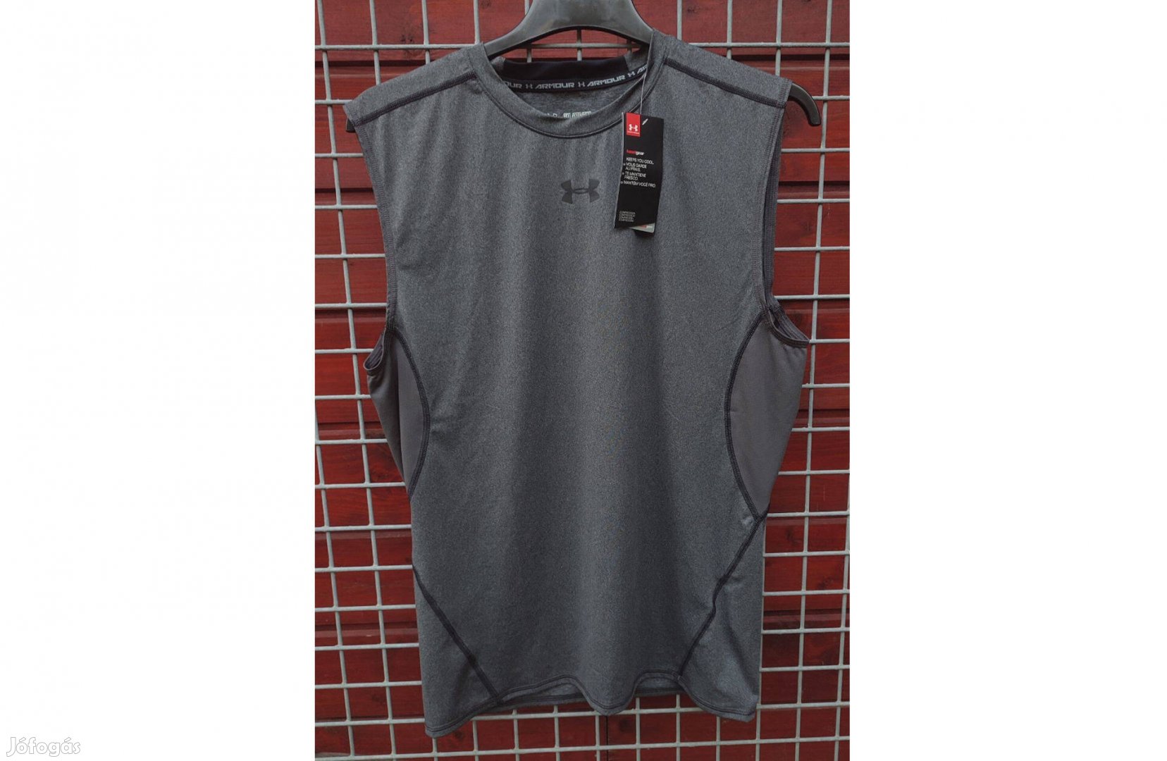 Under Armour eredeti, új, címkés ujjatlan (2XL)