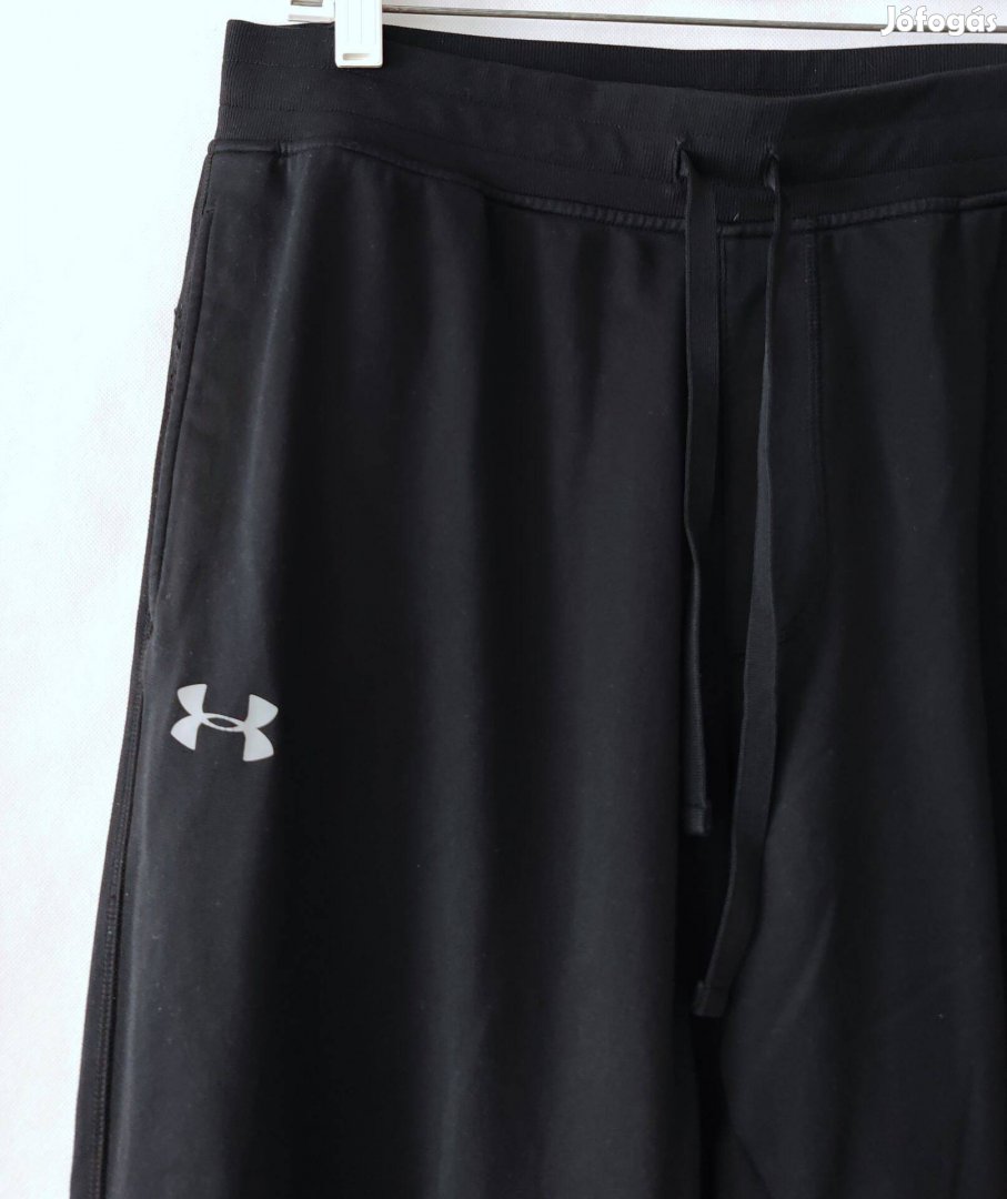 Under Armour férfi melegítő nadrág M