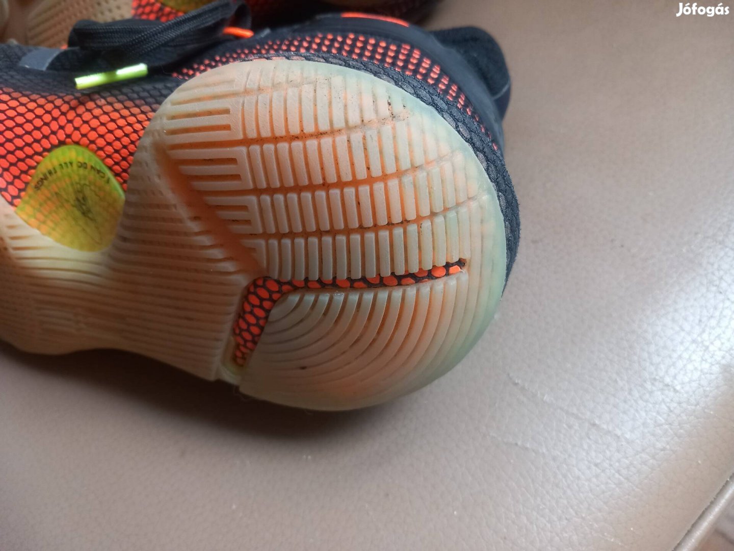 Under Armour teremcipő 40,5
