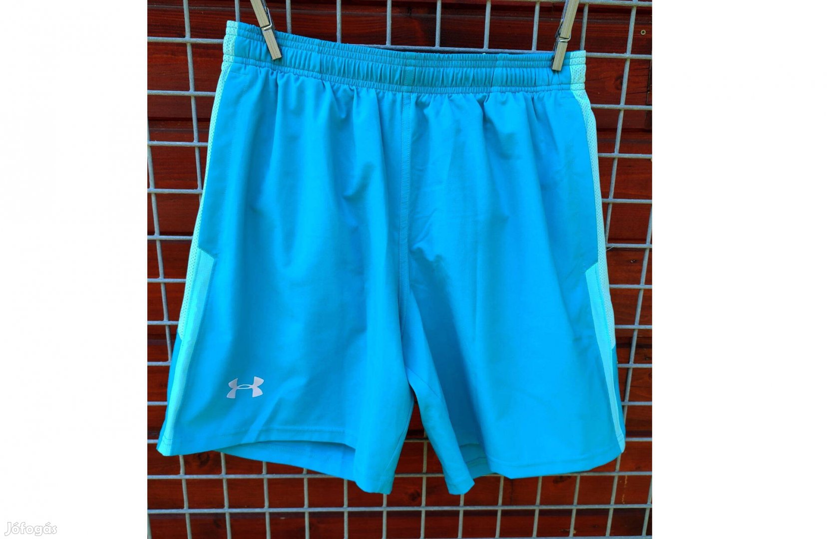Under Armour világoskék rövid nadrág (M)