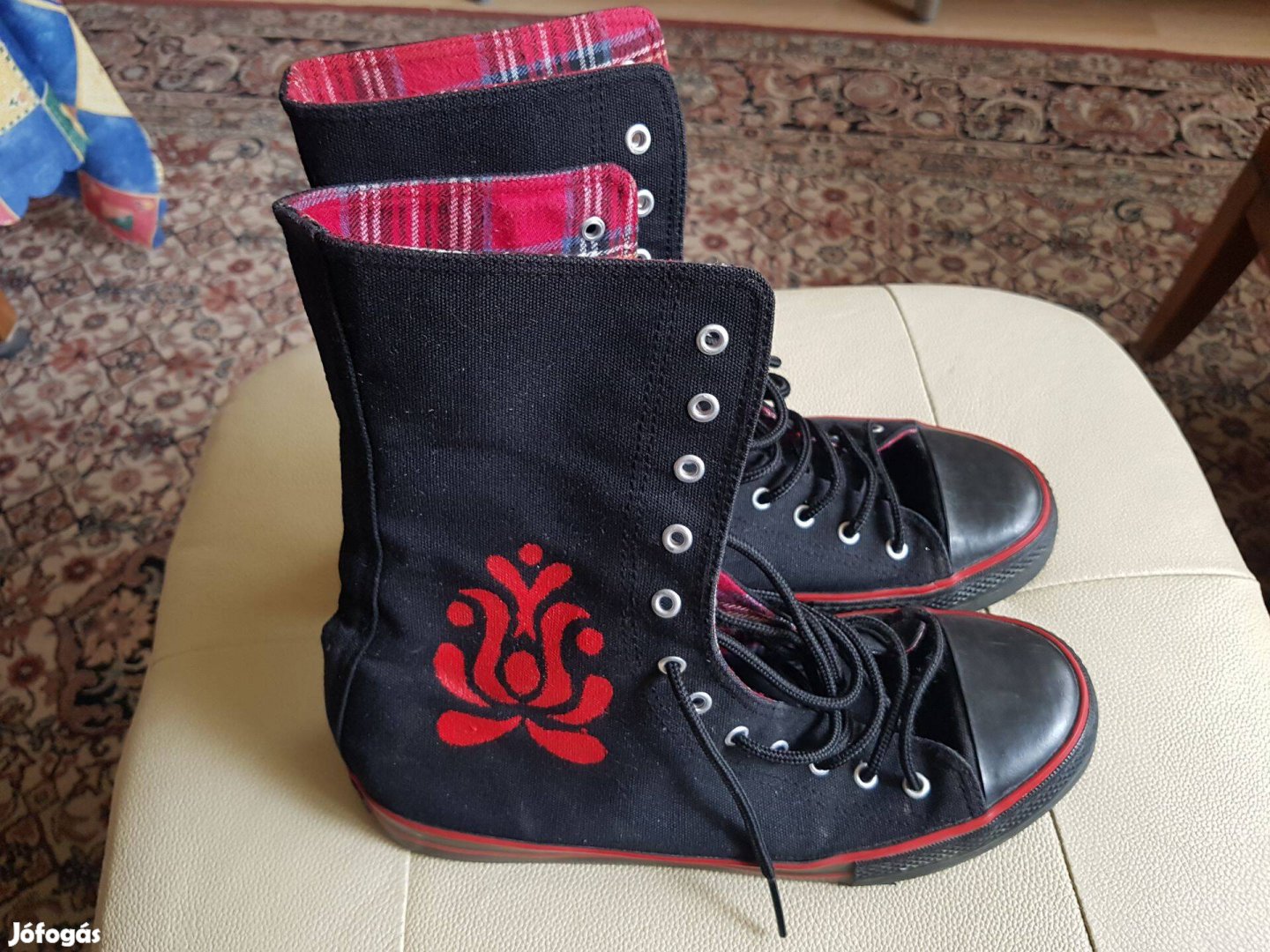 Underground England magasszárú cipő dorkó fekete piros mintával 41 -es