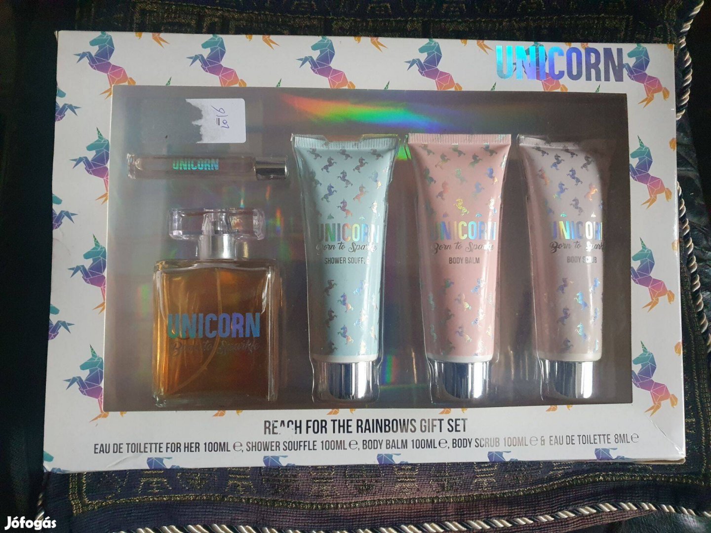 Unicorn Reach for Rainbows parfüm ajándék szett, neszeszer,lámpa,póló