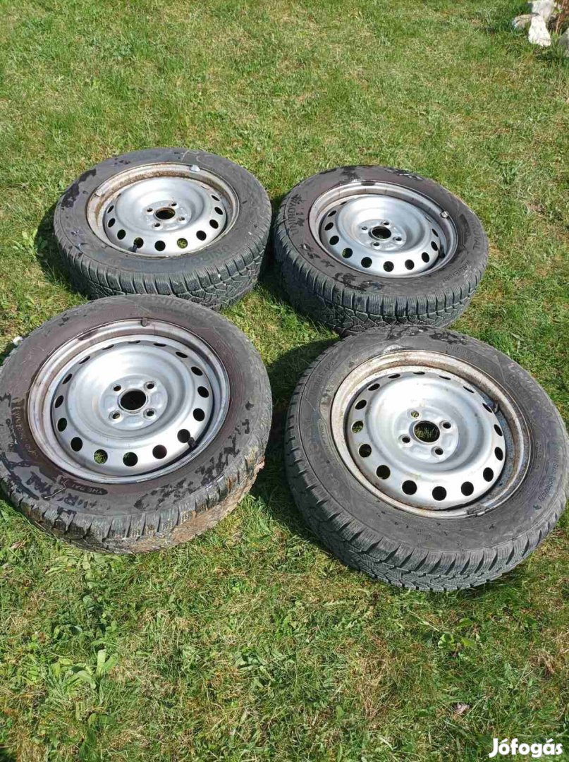 Uniroyal 185/60 R15 teligumi garnitúra 