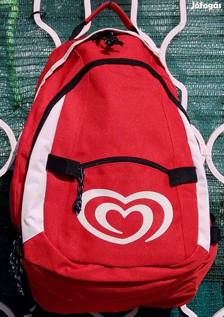 Uniszexes vadonatúj hátizsákomat 40 cm x 30 cm-es,30 literes olcsón!