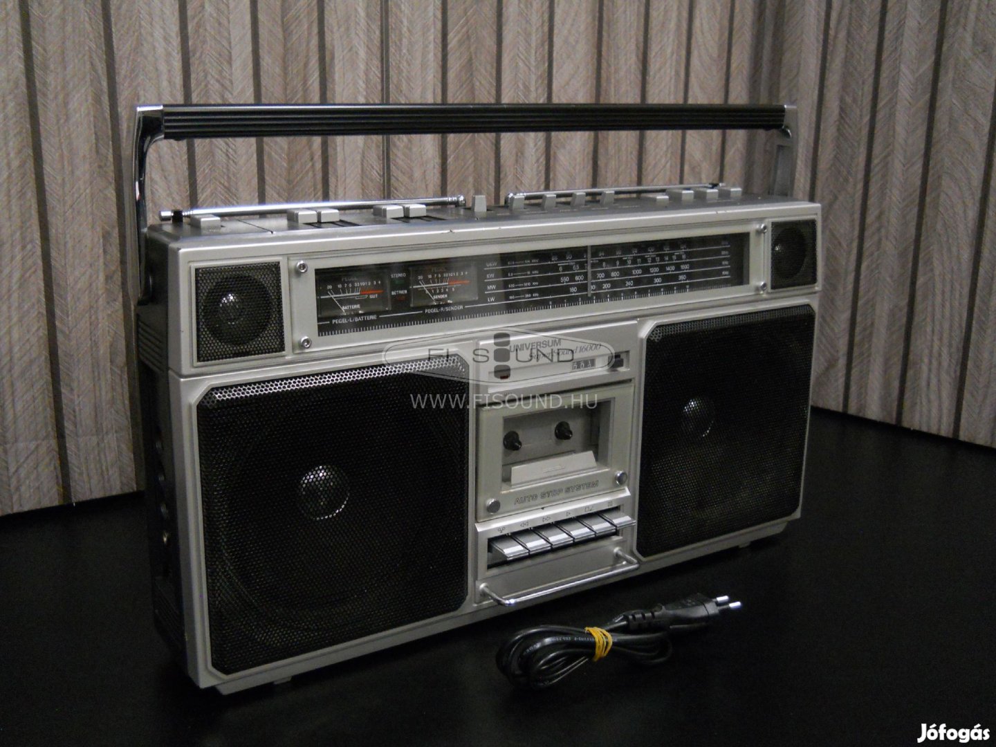 Universum CTR 2605 ,1 kazettás rádiós magnó